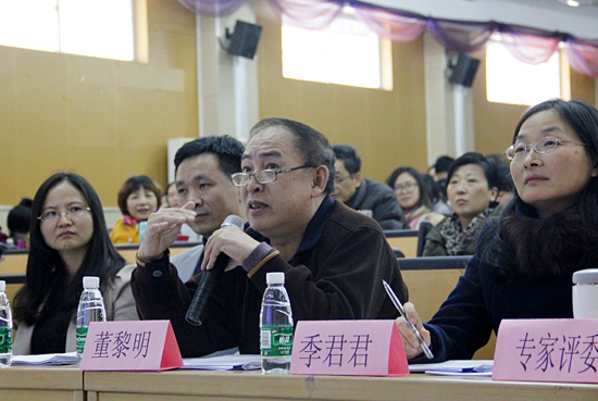 董黎明向选手提问
