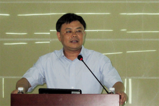 何勇斌做招生动员