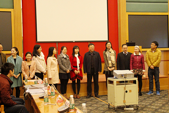 陈开举介绍翻译团队