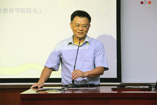 何勇斌致开幕词 阳山县英语教师暑期培训班